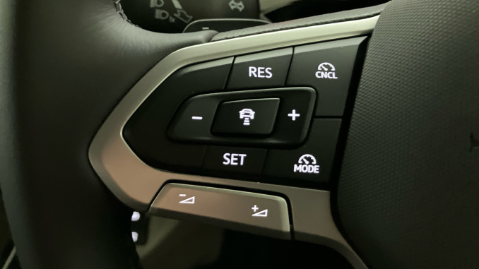 Volkswagen Multivan 1.5 TSI eHybrid Life 5dr 4MOTION DSG Estate - Image 17